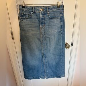 NWT Loft Light Wash Denim Maxi Skirt – Size 4